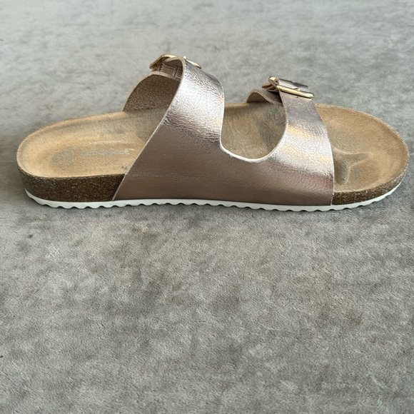 Cat & Jack sandals. Double strap buckle. Color- rose gold. Size 3 - Picture 3 of 7